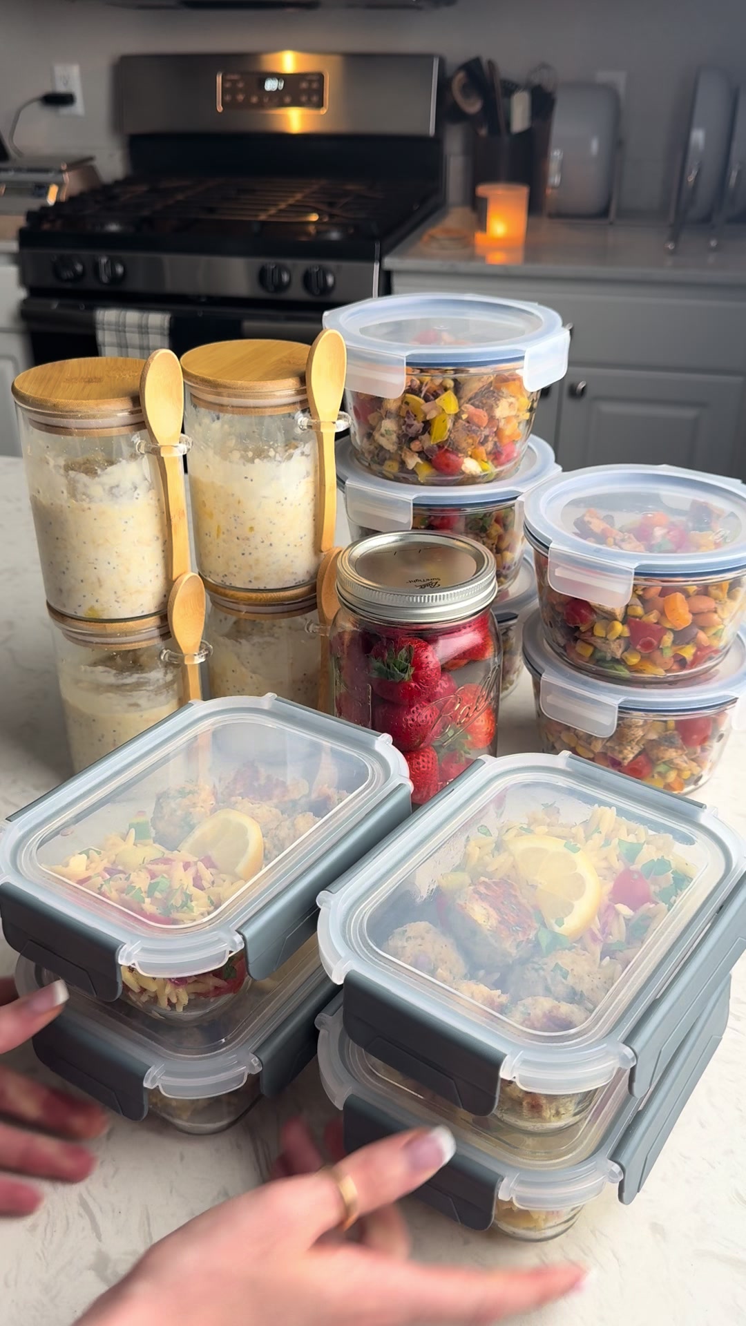 2HR HIGH PROTEIN MEAL PREP ✨ here’s everything I prepped to save time, money and hit my protein goal! •Mango coconut overnight oats •Strawberries •Southwest dense bean salad (insp 的 TikTok 影片封面